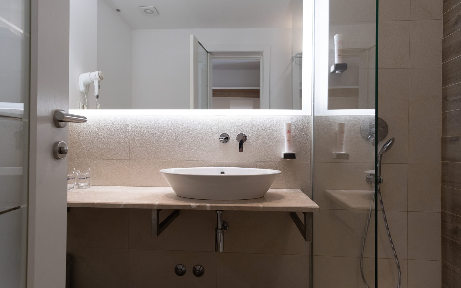 Tiara Holidays - Nar Hotel - Basic soba - kupatilo